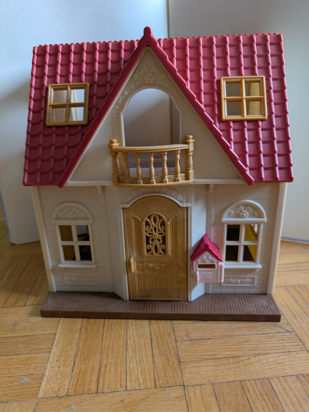 Calico Critters House With Furniture And Cat Family